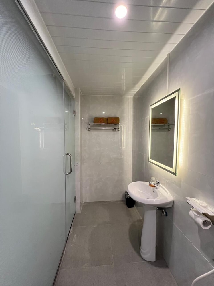 Comfort Room, 1 Bedroom - Photo 2