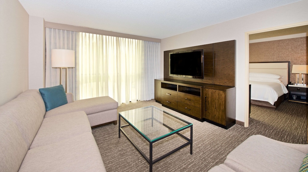 Suite, 1 King Bed, Non Smoking (Hospitality) - Photo 5