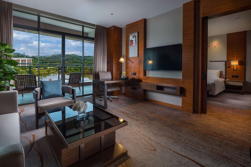 Executive Suite with Panoramic Balcony