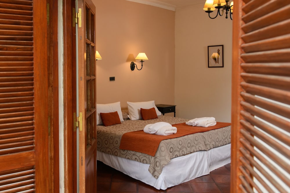 Classic Double or Twin Room, 1 Double or 2 Twin Beds, Mountain View photo 3