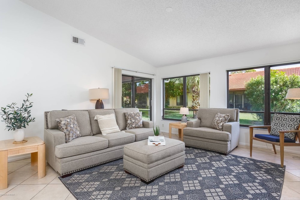 Condo (Yellow Pine Villa)