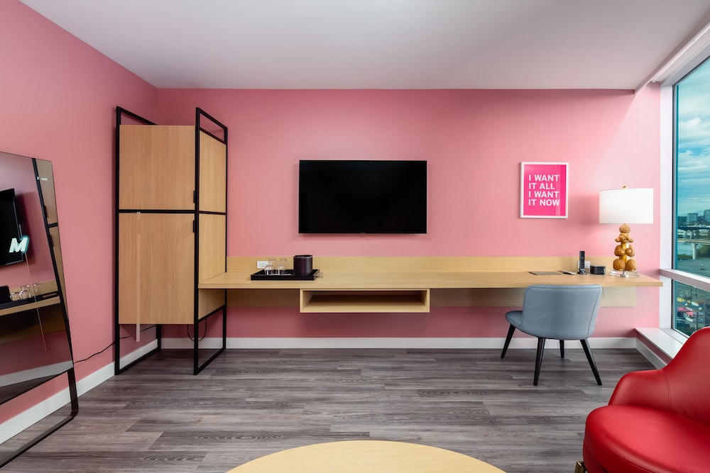 Executive Suite - Photo 5