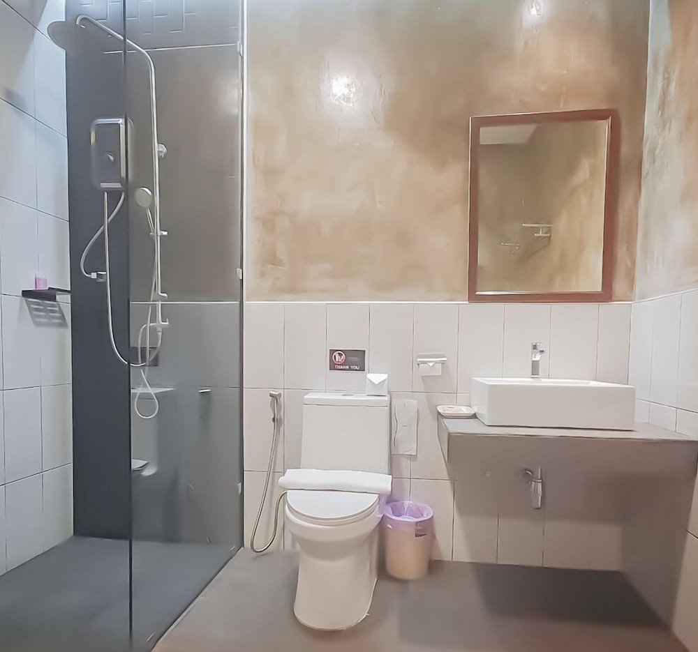 Standard Double or Twin Room - Photo 26