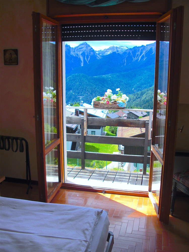 Economy Twin Room, Mountain View photo 3