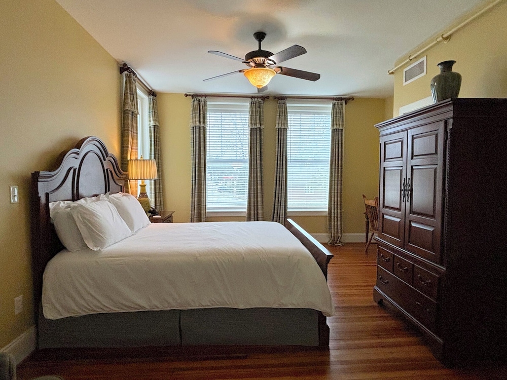 Grand Lux Inn, Billede 3