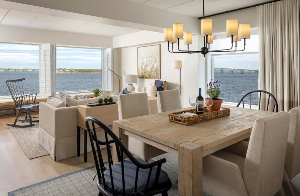 Premier Suite - Photo 1