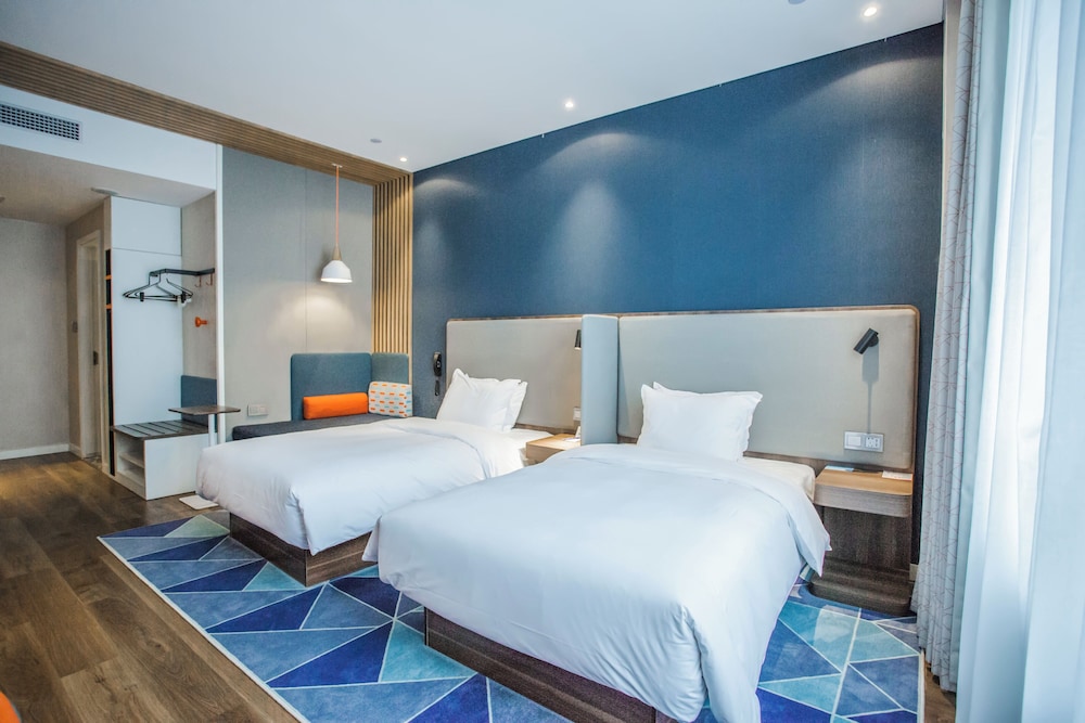 Standard Room, 2 Twin Beds - Photo 1