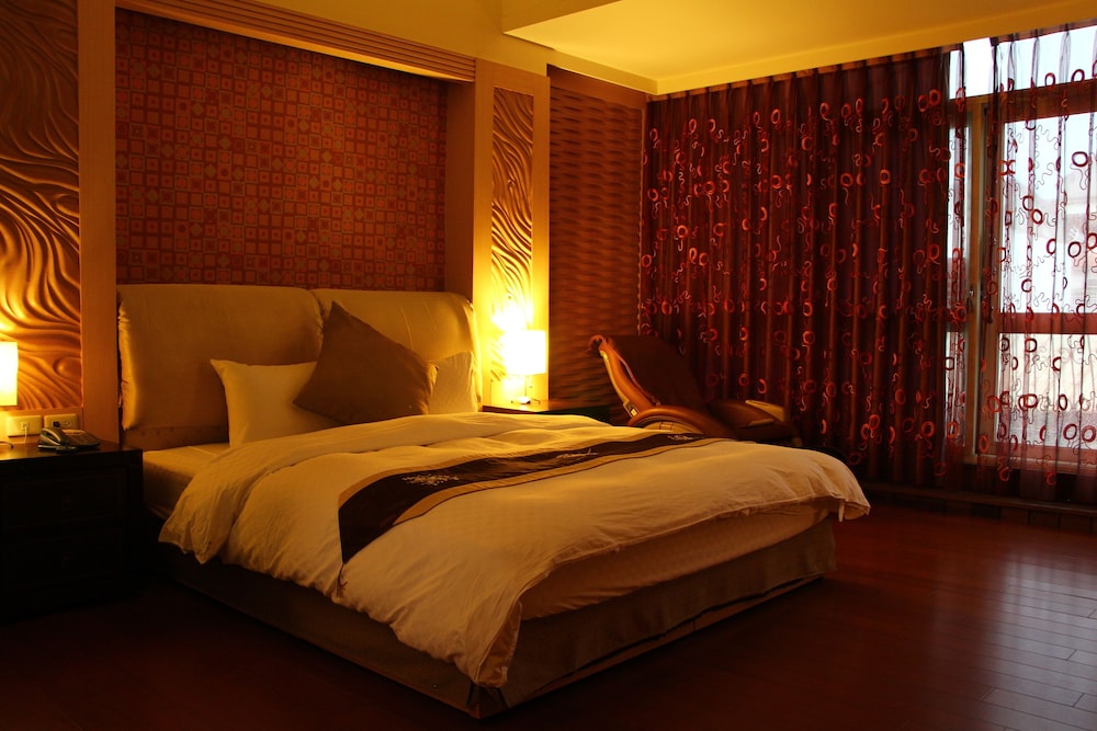Luxury Room, 1 Double Bed, Non Smoking, Jetted Tub photo 1