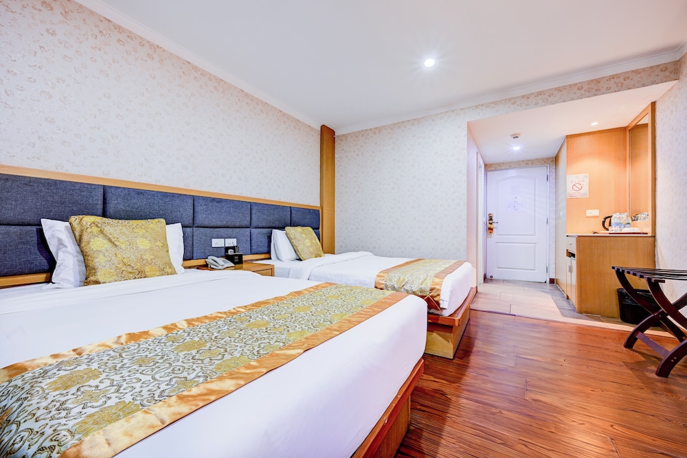 Deluxe Twin Room photo 3