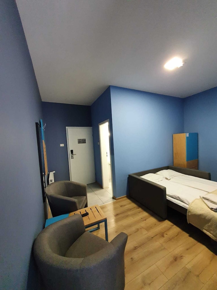 Basic Apartment photo 2