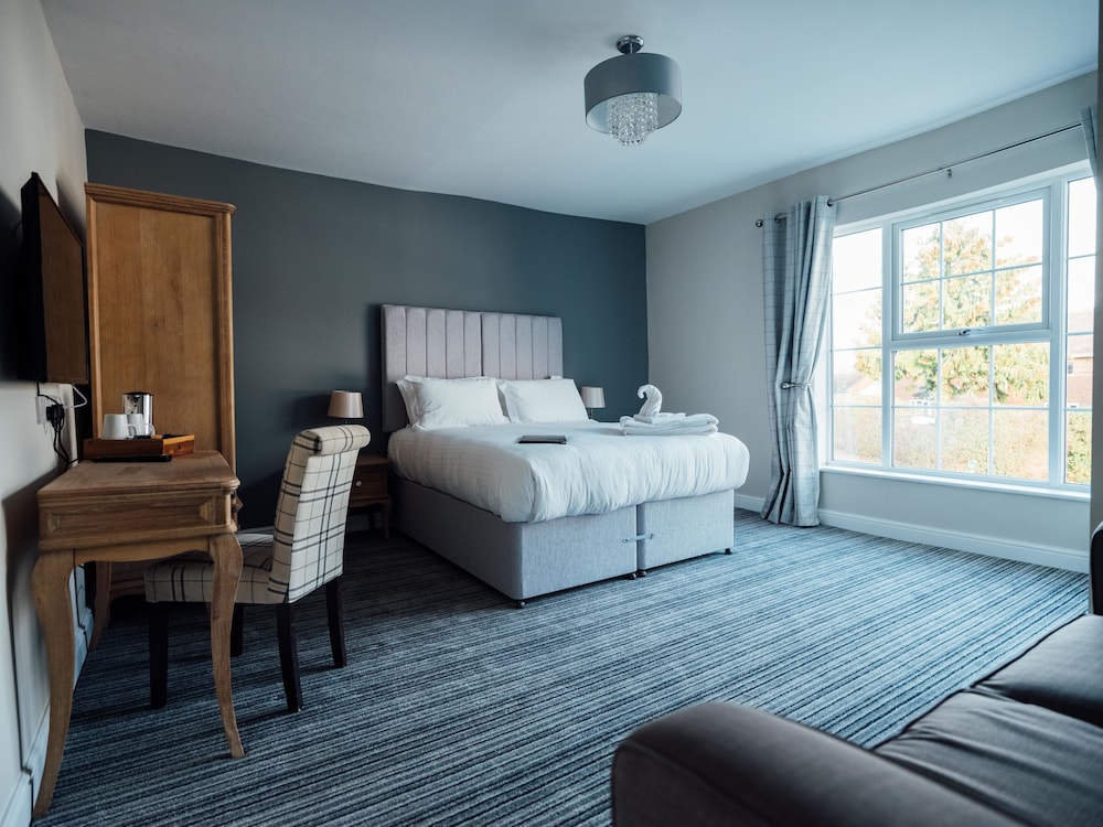 Deluxe Double or Twin Room, 1 King Bed with Sofa bed photo 3