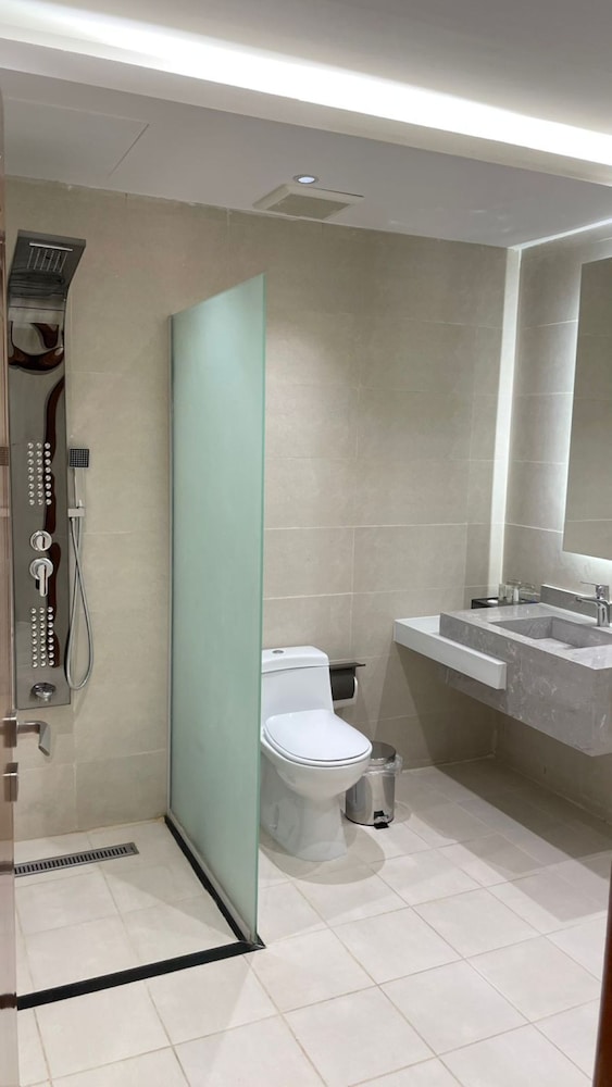 Junior Suite, City View photo 3