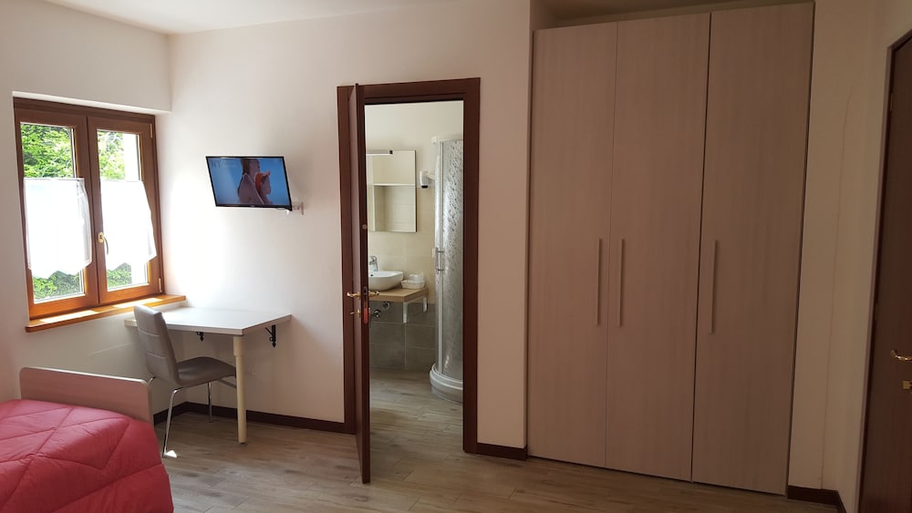 Triple Room, Multiple Beds photo 2