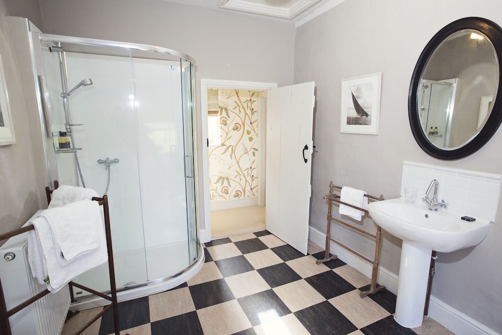 Superior Double Room, 1 Queen Bed, Garden View (Hergest  View) photo 2