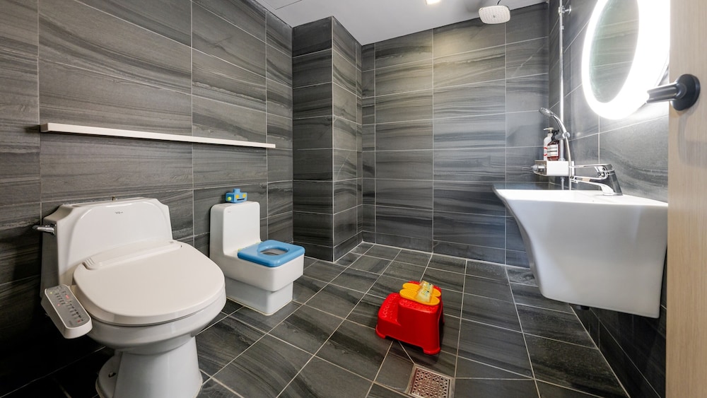 Basic Room, 1 Bedroom (Room A101 (Luxury Kids Pool Villa)) - Photo 6