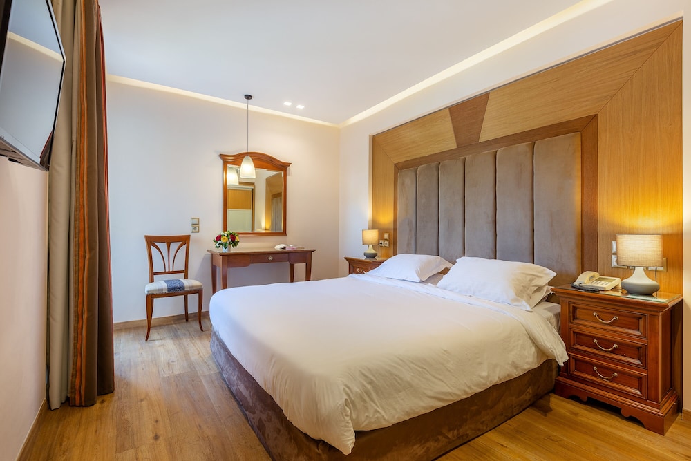 Superior Room, 1 Bedroom, Pool View