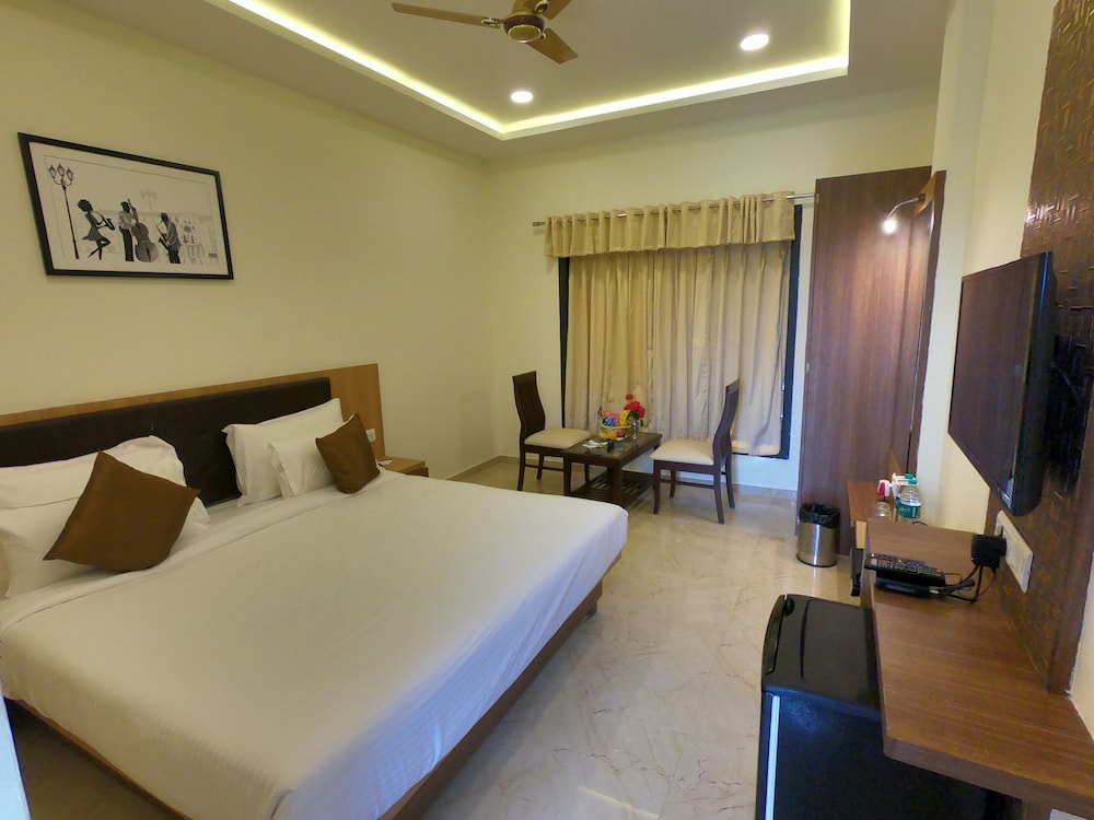 SUPERIOR DELUXE ROOM - Photo 6