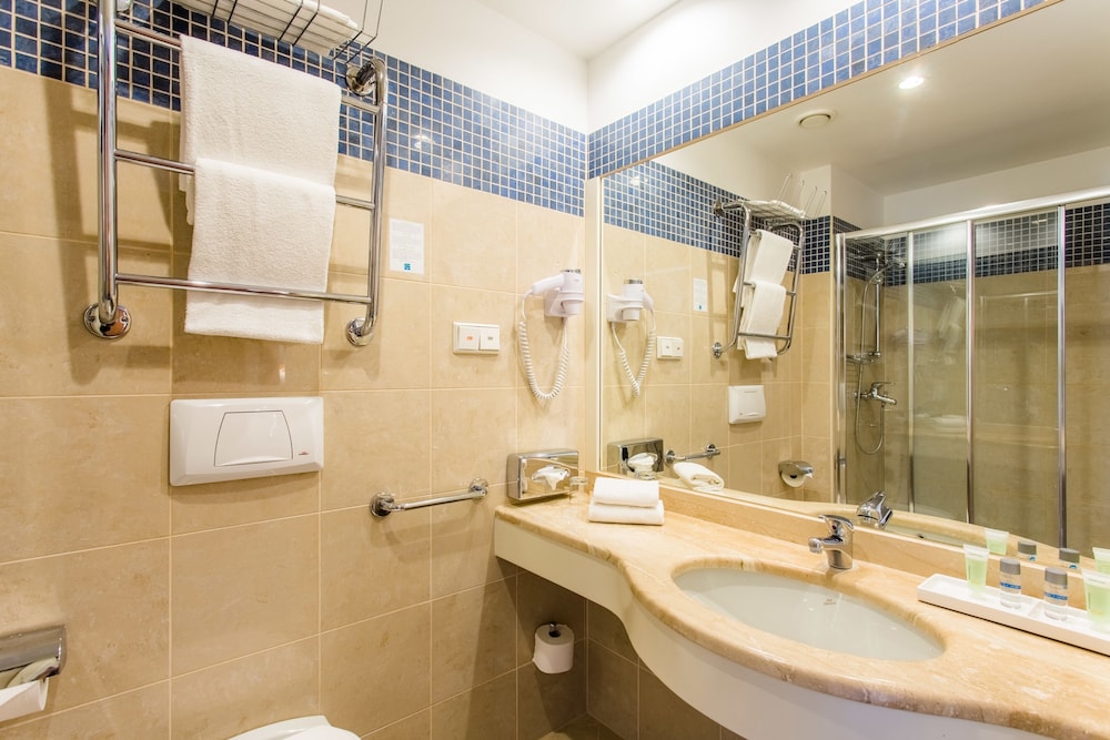Standard Twin Room - Photo 5