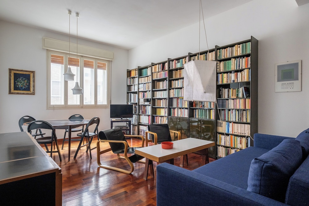 Apartment, Balcony