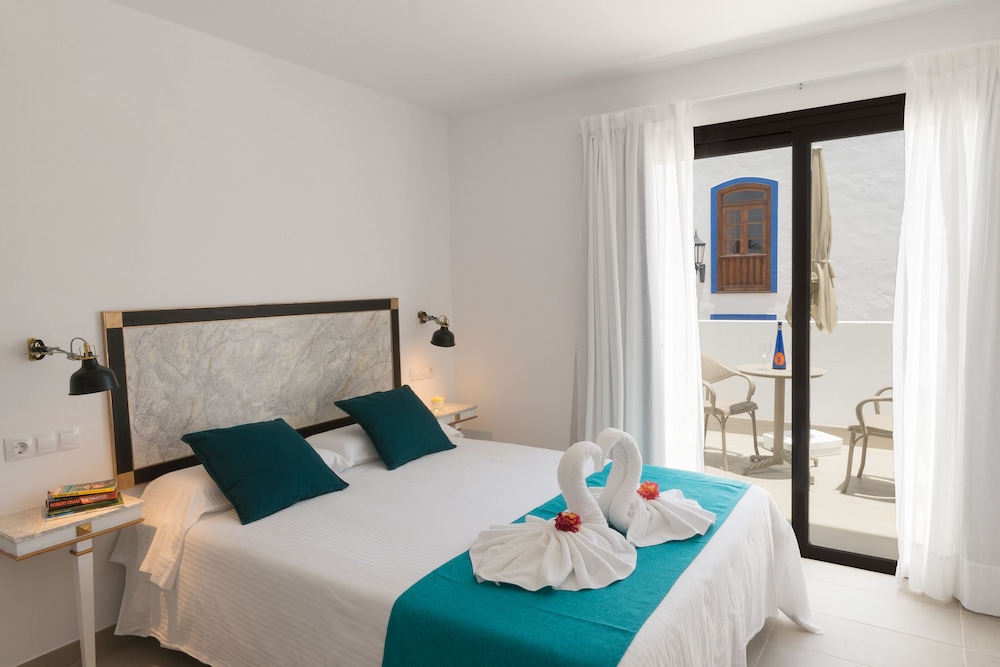 Superior Double Room Single Use (Terrace Or Balcony) photo 2