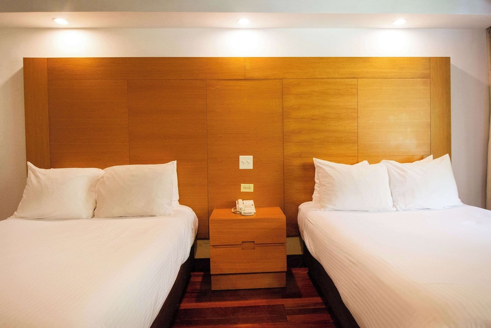 Standard Room, 2 Double Beds, Non Smoking - Photo 3