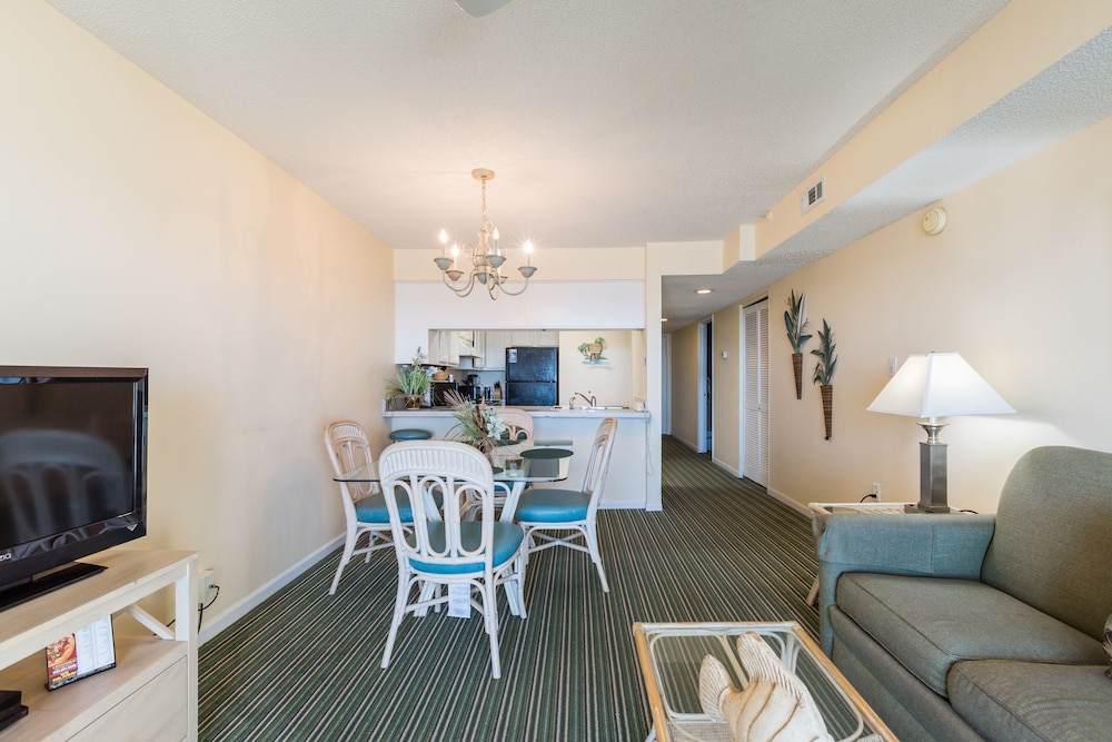 2 Bedroom, 2 Bathroom, Oceanview Condo photo 2