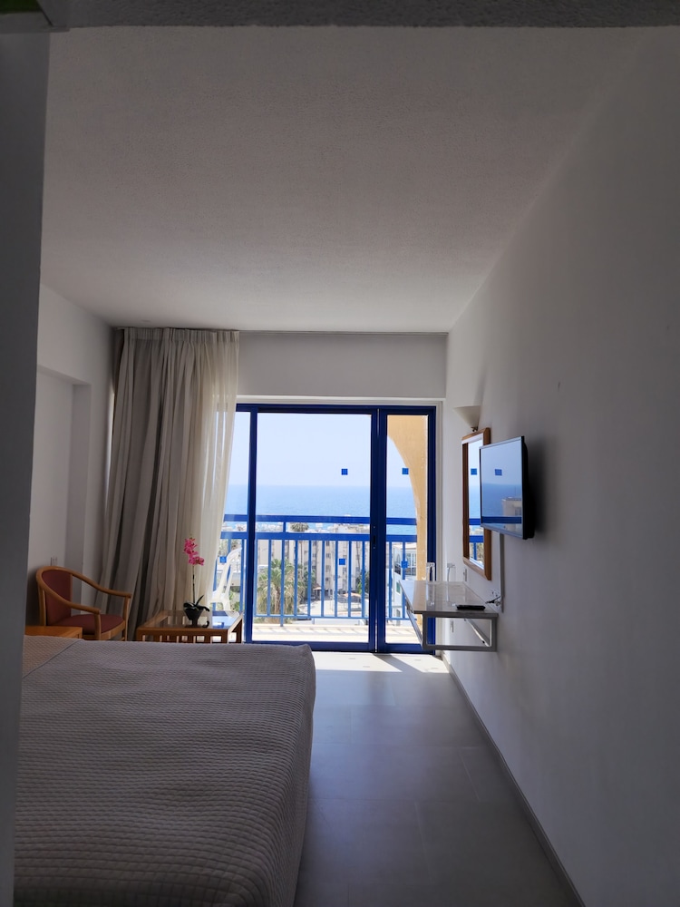 Standard Room, Sea View photo 2