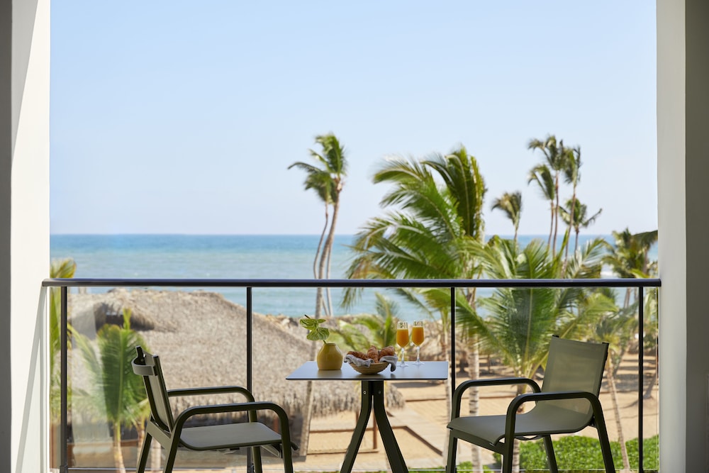 Excellence Club Beachfront Honeymoon Two-Story Rooftop Terrace Suite with Plunge Pool + 20% OFF SPA photo 3
