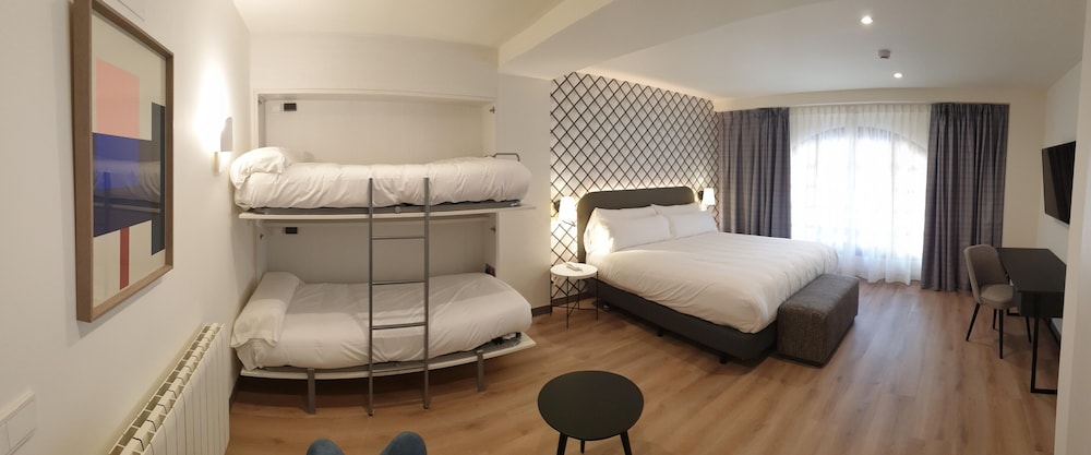Family Double Room - Photo 1