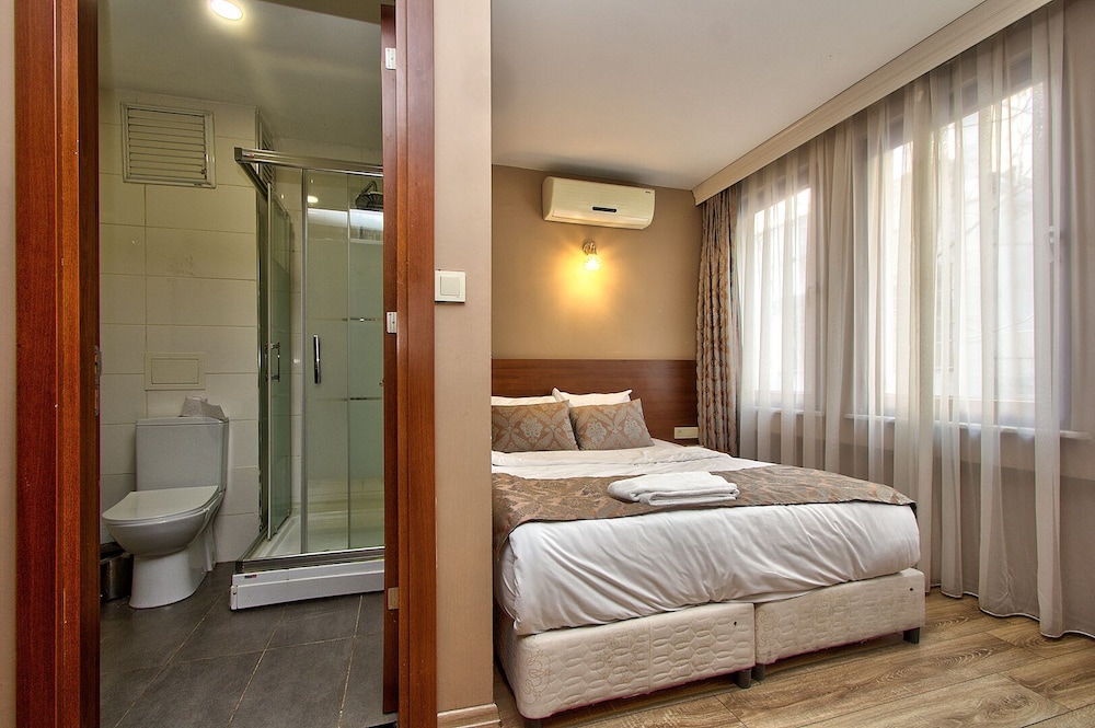 Standard Twin Room photo 2
