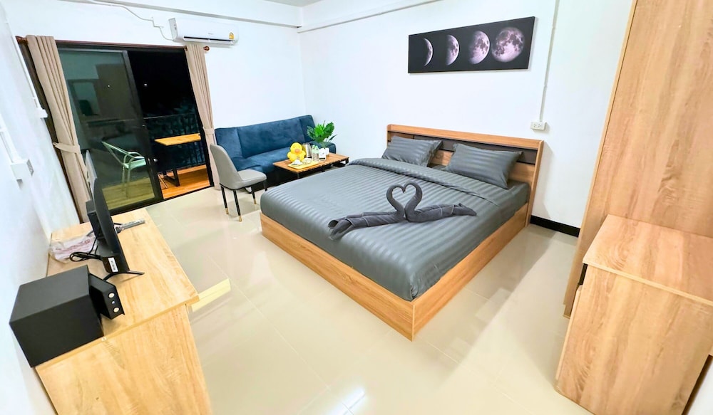 Deluxe Room, Balcony, Sea View - Photo 23