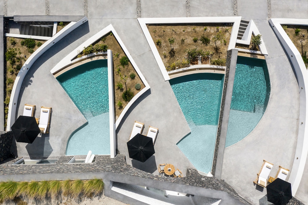 Cave Junior Suite With Pool