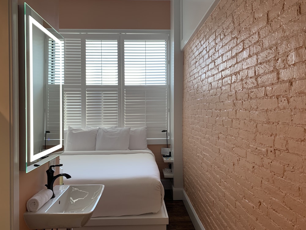 Standard Room (King Quarters with Twin Loft)