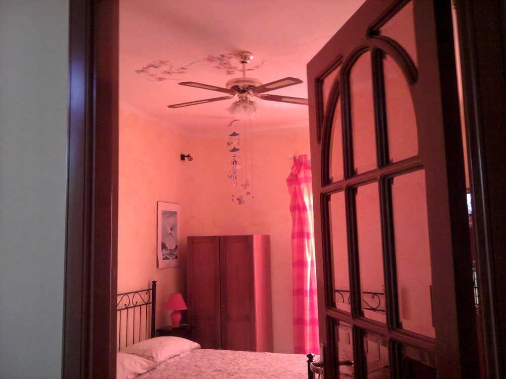 Deluxe Double or Twin Room - Photo 3