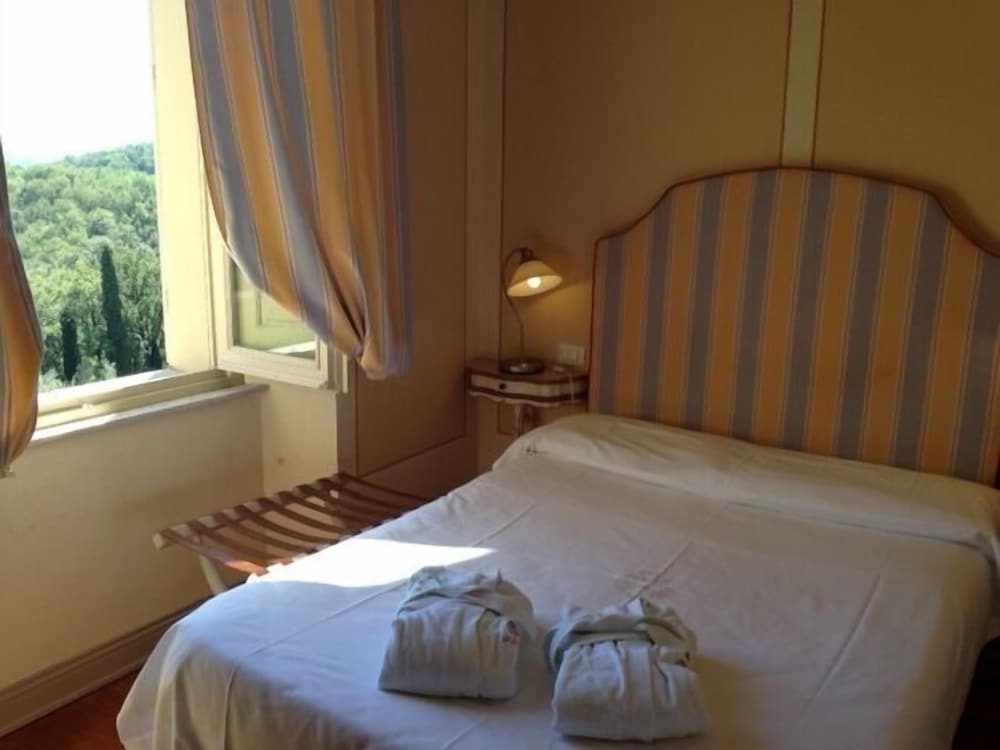 Economy Room photo 3