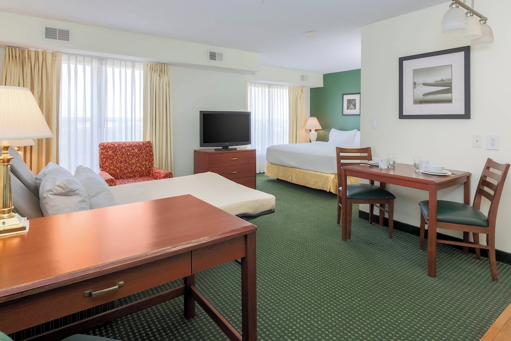 Studio, 1 King Bed photo 2