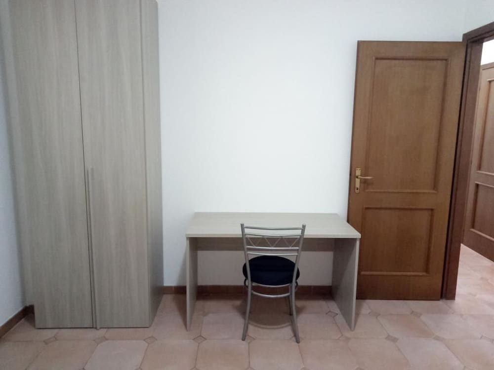 Basic Room, Shared Bathroom