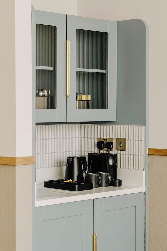 Suite, Multiple Beds, Kitchenette (One Room)
