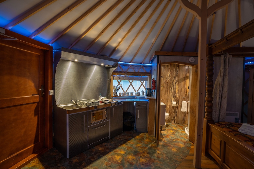 The Somerset Shire Yurt Glamping Pod photo 3