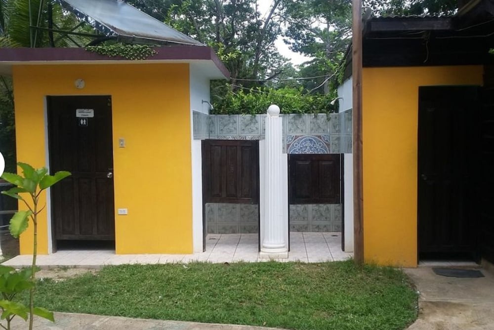 Basic Cabin, 2 Double Beds, Garden View photo 2