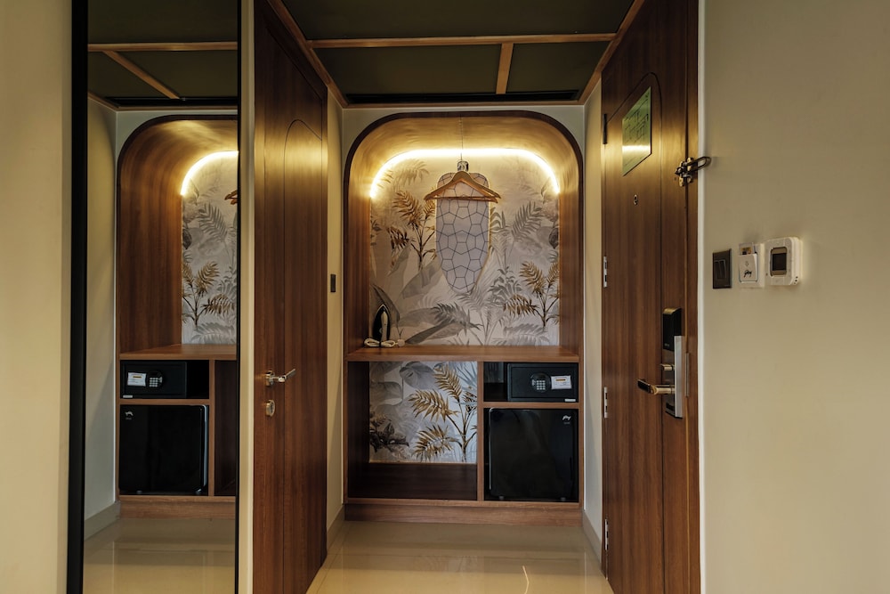 Urban Corner Room - Photo 30