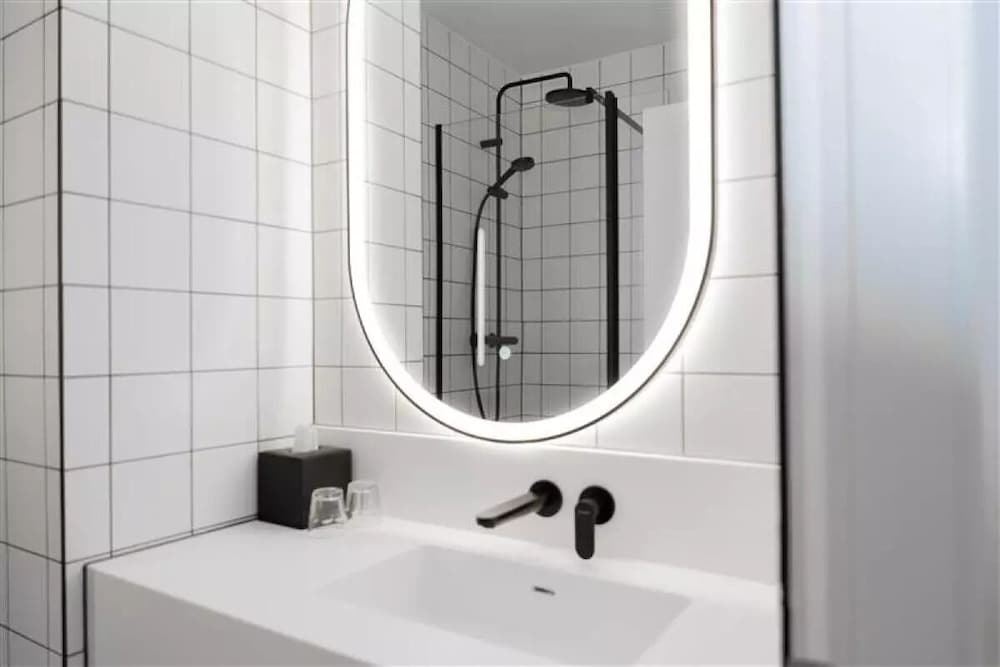 Standard Room King Bed and Single Bed