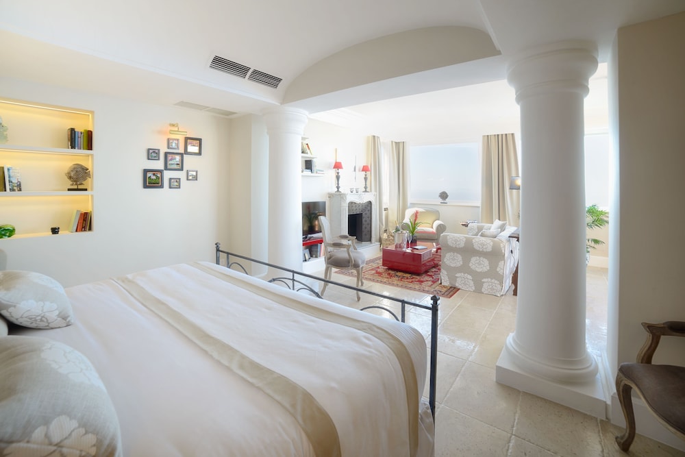 Suite (Capri Master)