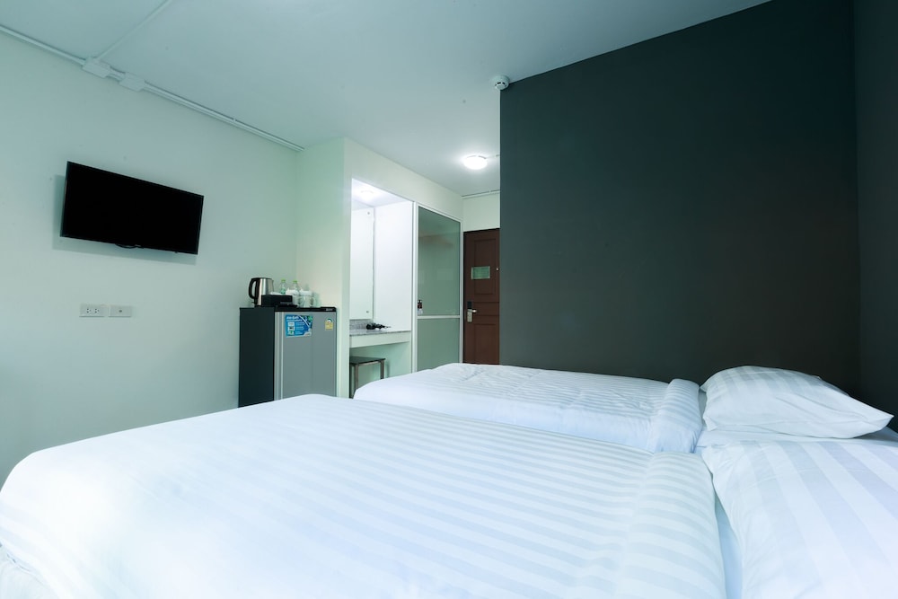 Deluxe Room, 2 Twin Beds, Balcony photo 2