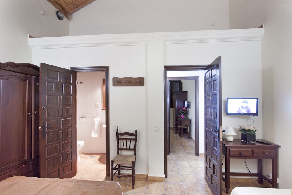 Double Or Twin Room photo 3