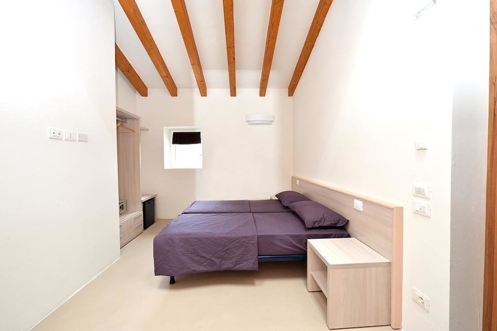 Economy Quadruple Room photo 1
