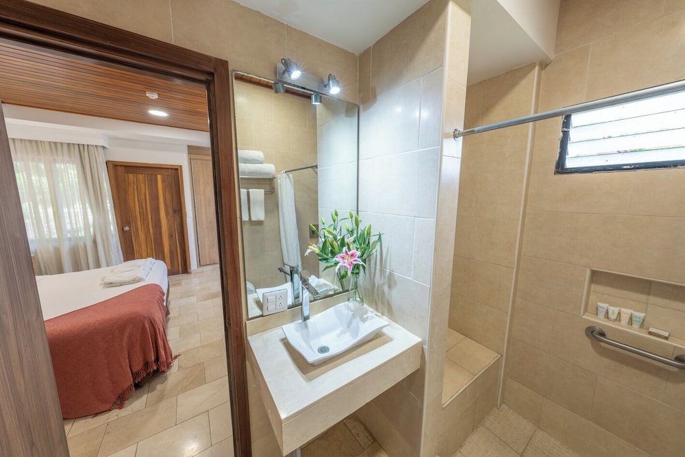 2 Double Bed, Junior Suite, Balcony - Photo 7