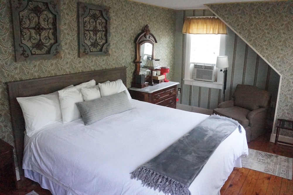 Royal Room photo 1