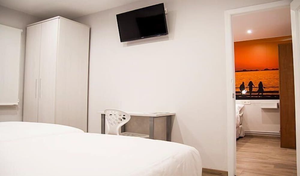 Basic Quadruple Room (4 pax)