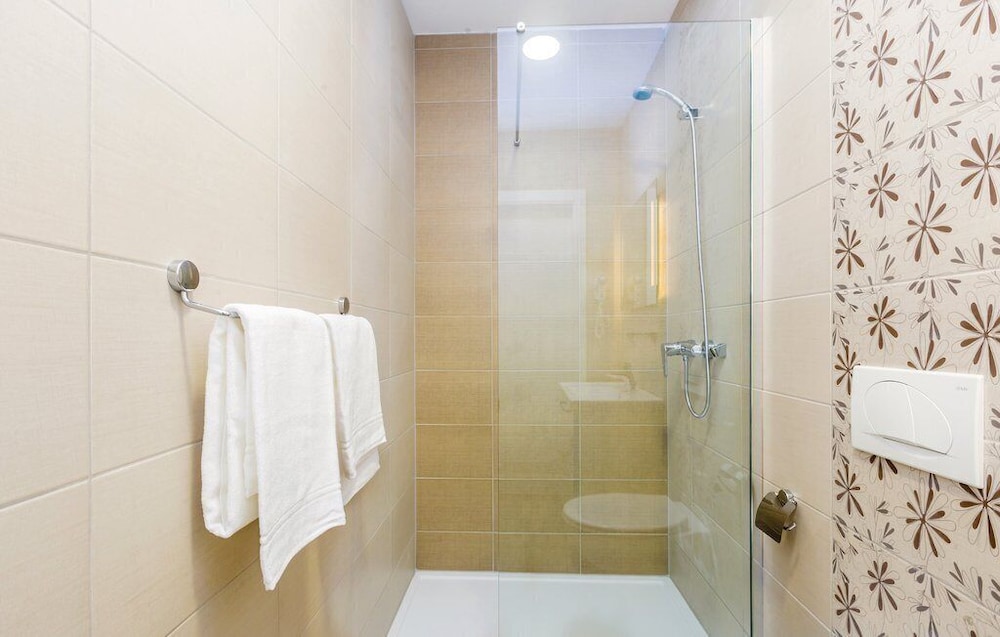 Deluxe Apartment (202) photo 3